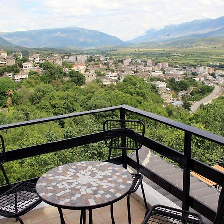 Guest House Amades Gjirokastër Buitenkant foto