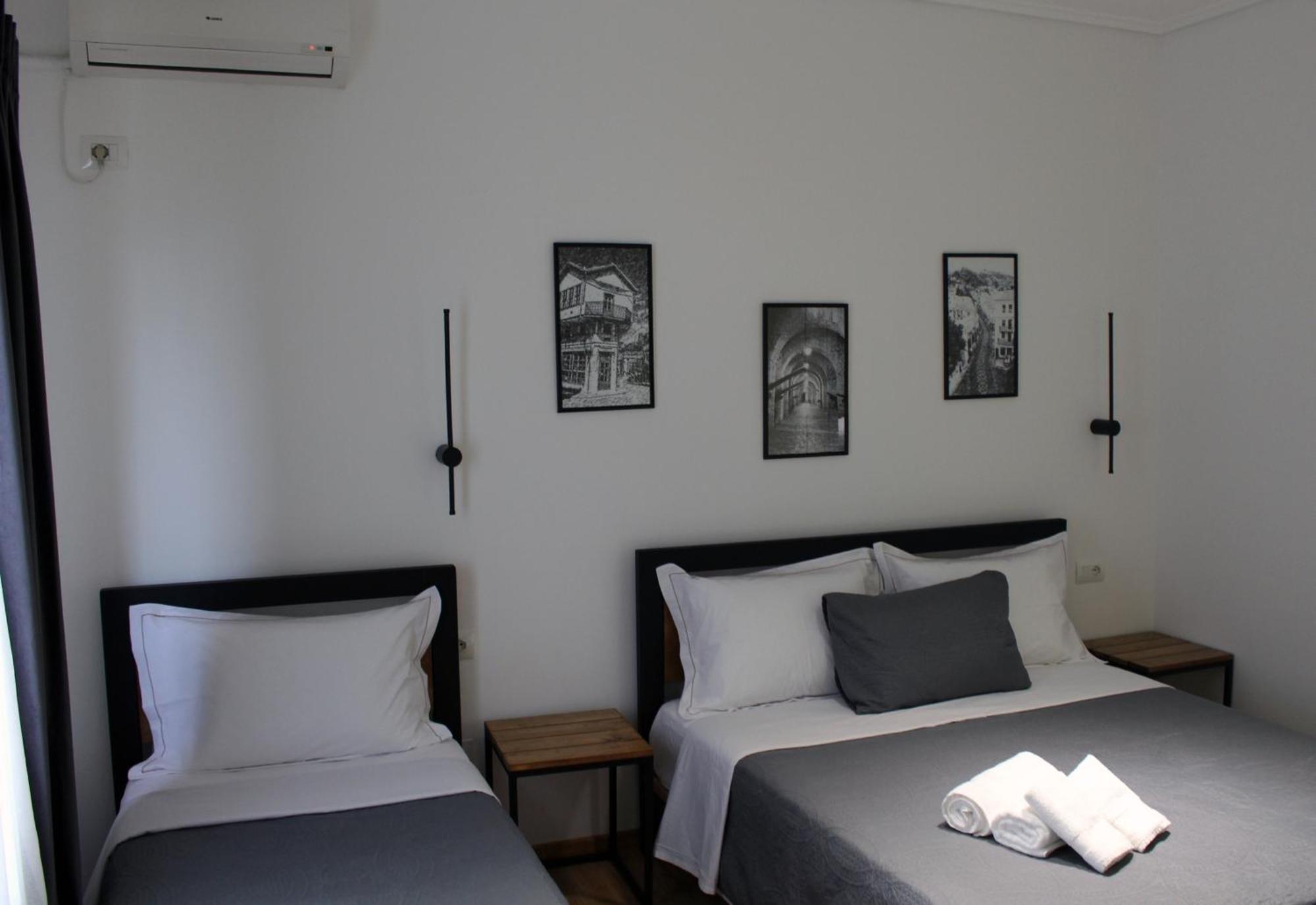 Guest House Amades Gjirokastër Buitenkant foto