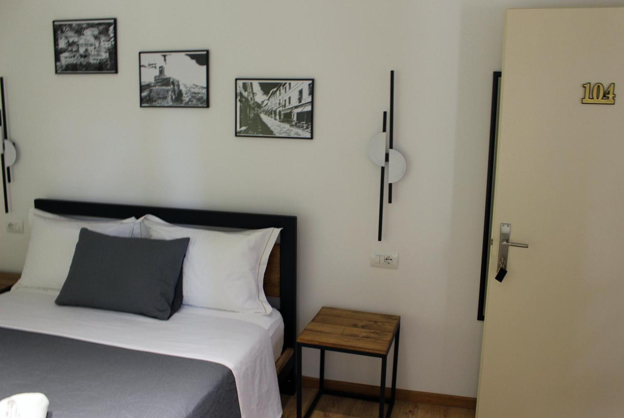 Guest House Amades Gjirokastër Buitenkant foto