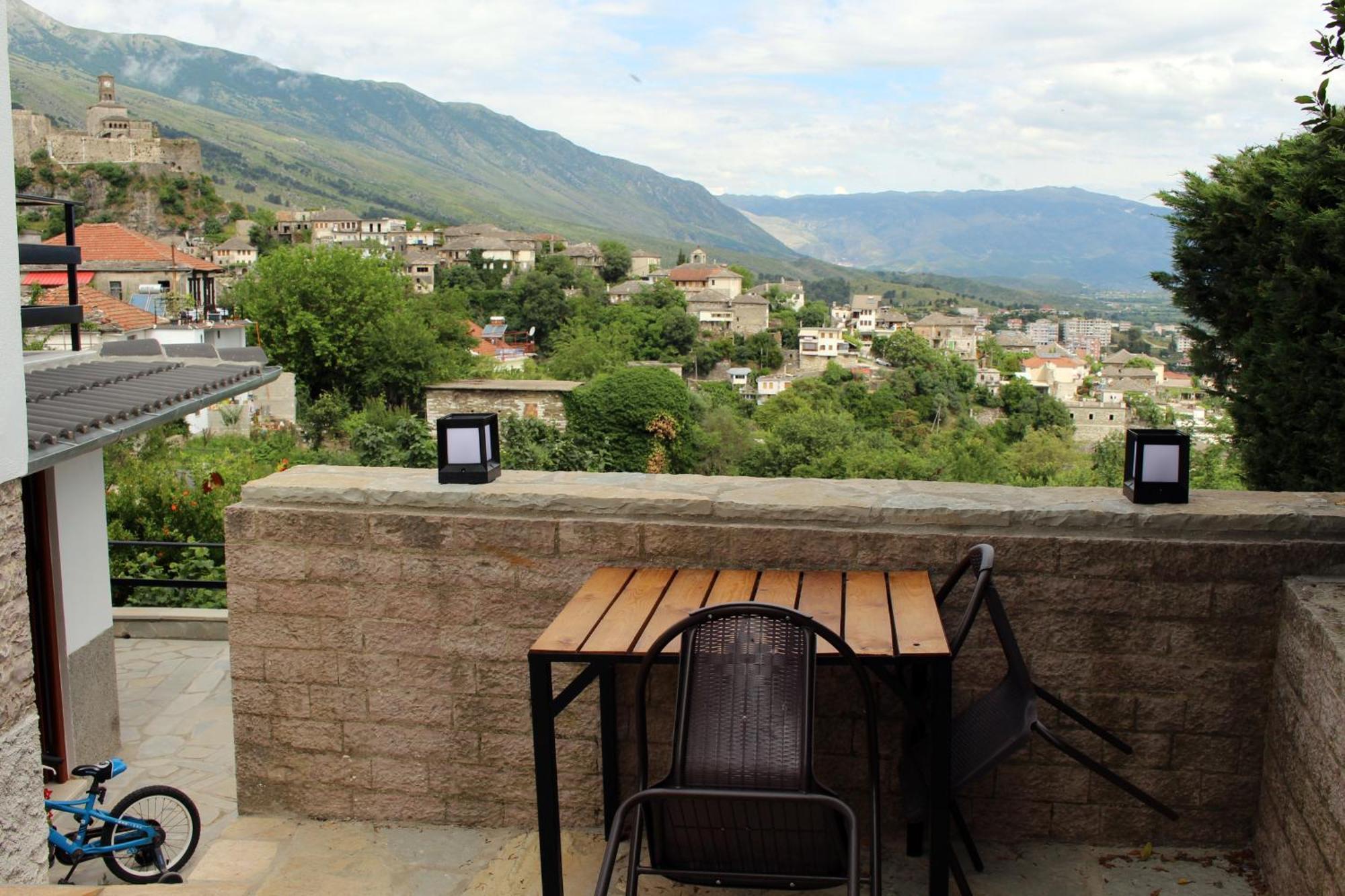 Guest House Amades Gjirokastër Buitenkant foto