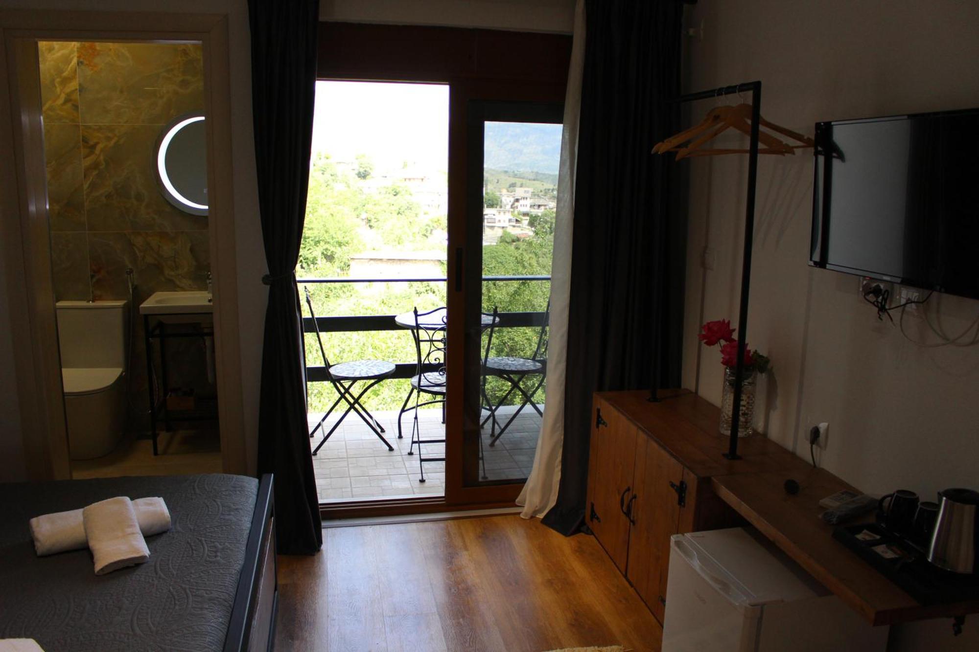 Guest House Amades Gjirokastër Buitenkant foto