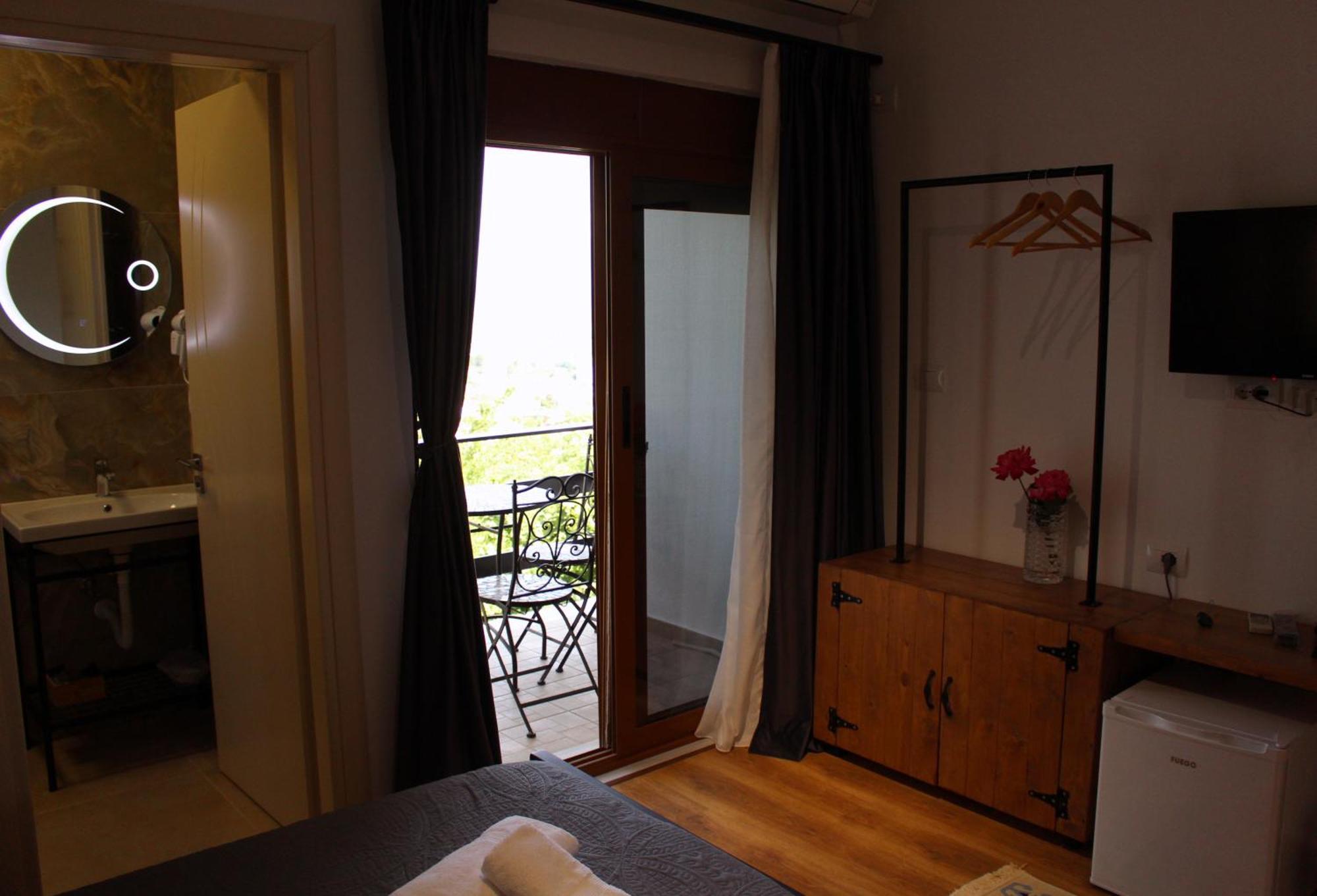 Guest House Amades Gjirokastër Buitenkant foto