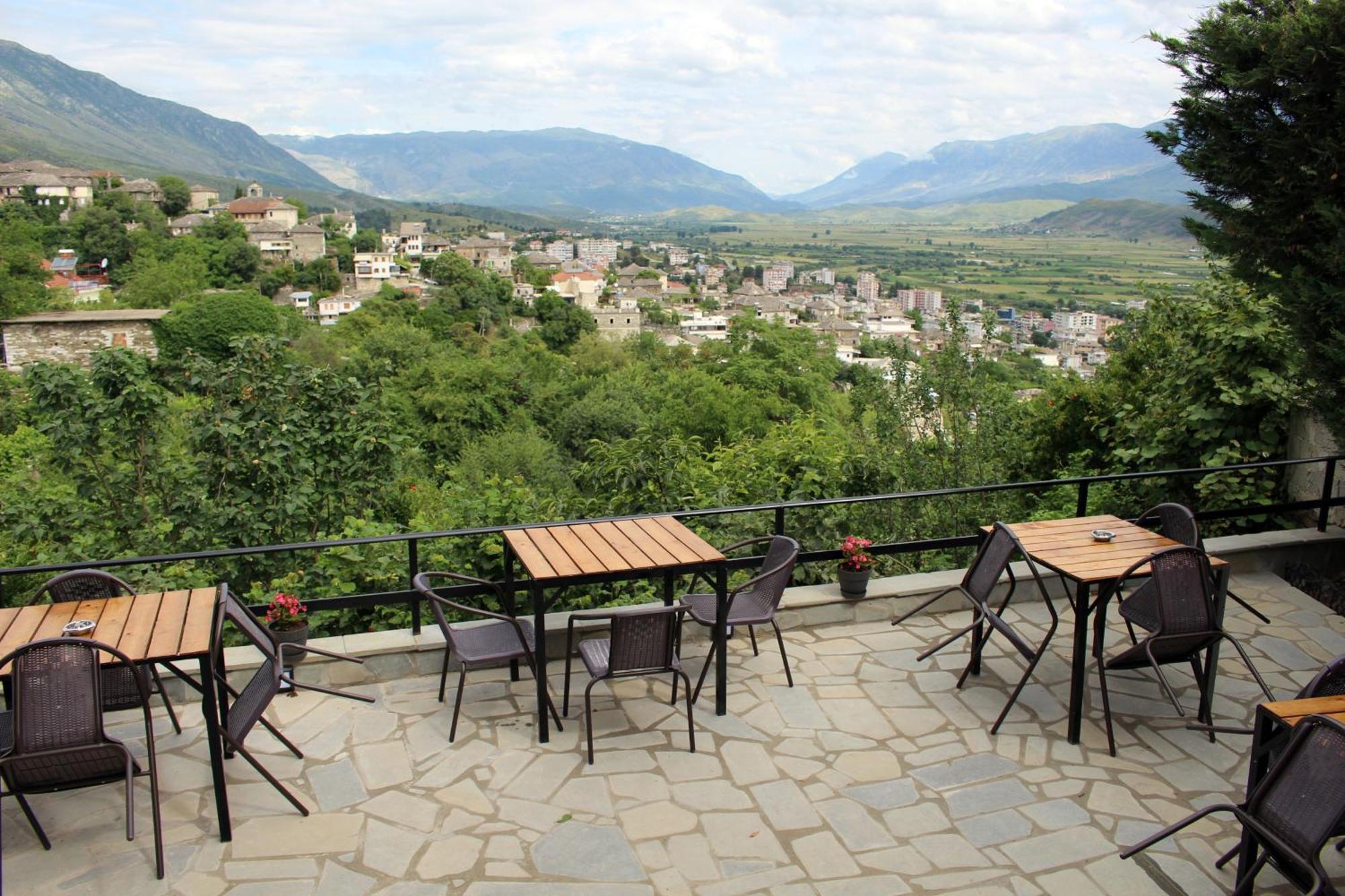 Guest House Amades Gjirokastër Buitenkant foto